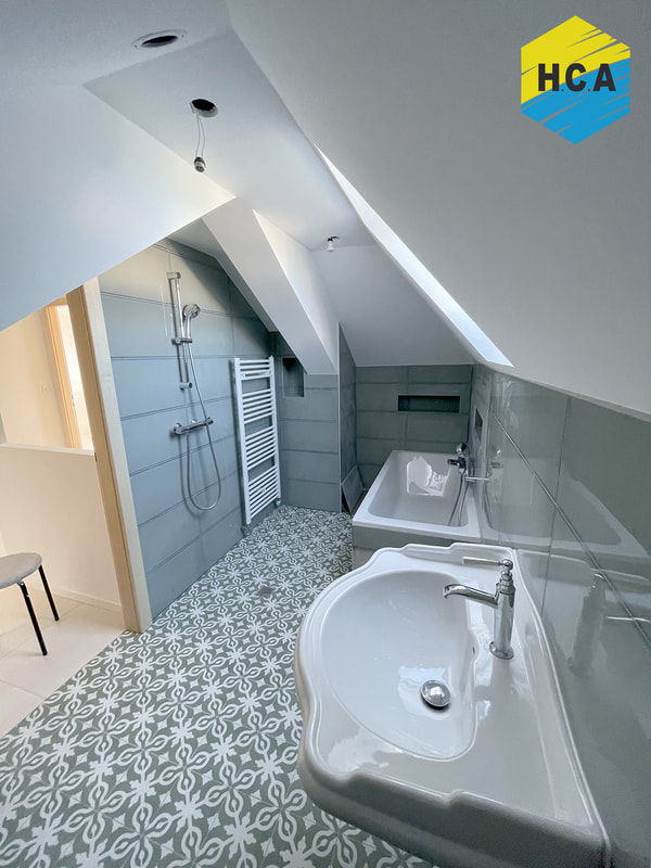 Rénovation de salles de bain à Ostwald, salle de bain sur un thème moderne gris